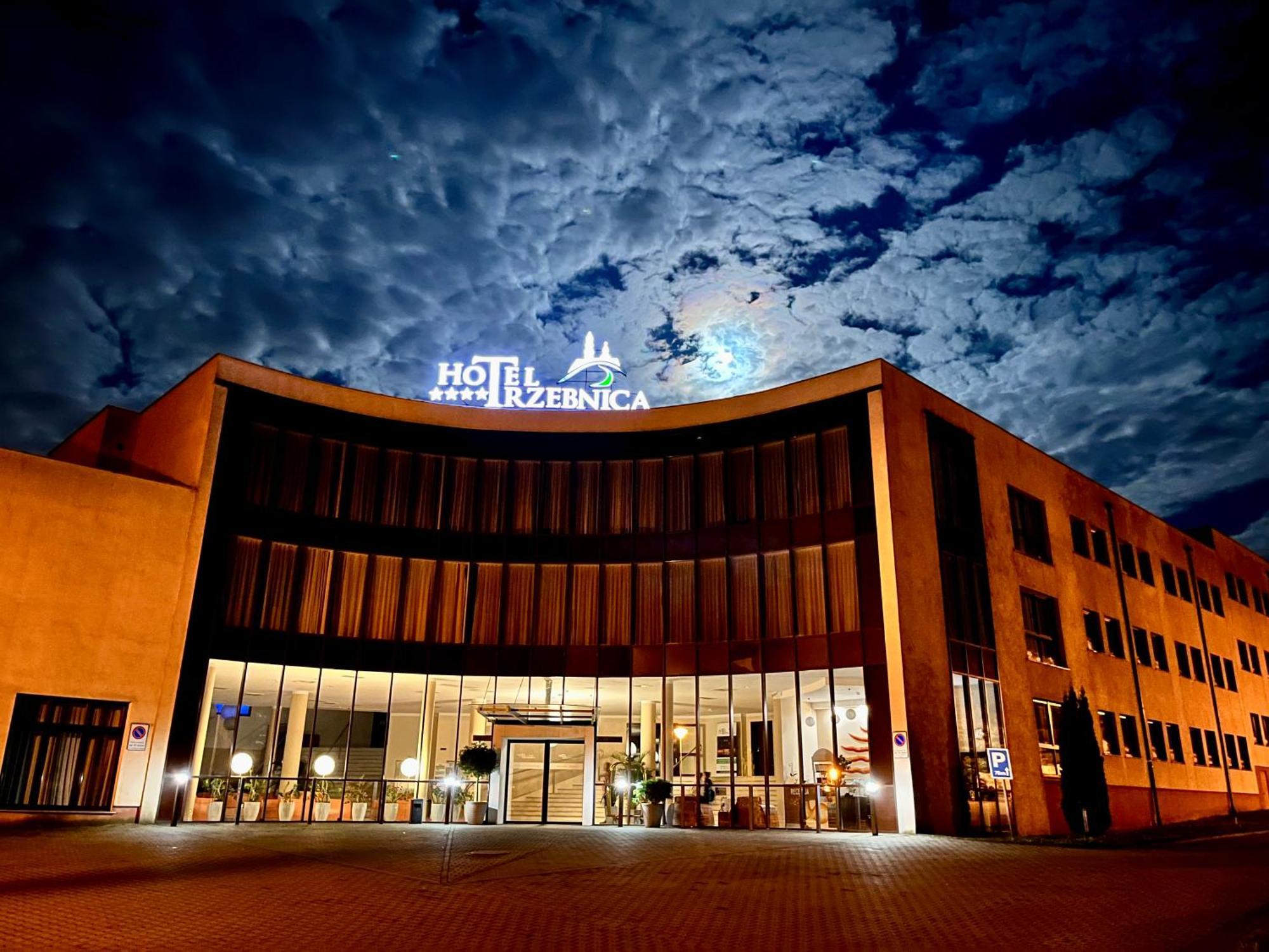Hotel トシェブニツァ エクステリア 写真