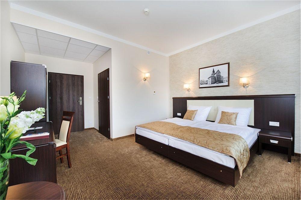 Hotel トシェブニツァ エクステリア 写真